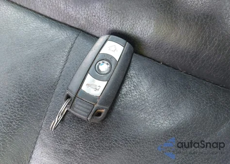 2007 BMW 530Xi z USA, uszkodzony, nr VIN WBANF73517CY16953